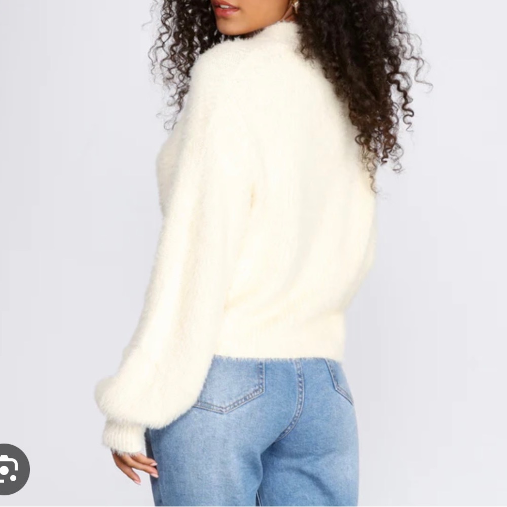 NWT Windsor Fluffy Plush White Sweater For Women-Warm and Magical Look I M - Picture 2 of 15